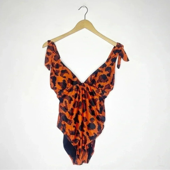 Social Angel Orange Leopard Print One Piece Swimsuit Size Medium - Picture 2 of 7